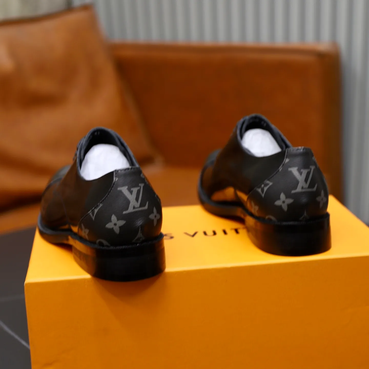 Ex-factory price: 500💰🙅‍♂️🙅‍♂️🙅‍♂️ Brand: LV Louis Vuitton Standard code: Men's size 38-44 (45 can be customized) Grade: Same style as the official website Original order quality Material: Original cowhide surface Comfortable sheepskin lining Original outsole Style category: Men's fashionable casual leather shoes Distinguished big-name luxury elements Top luxury Color: actual picture color